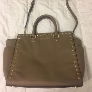 MICHAEL KORS AUTHENTIC SELMA LARGE STUDED LEATHER